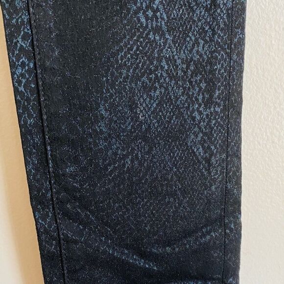 DKNY Coated Snake Embossed Skinny Jeans - Picture 6 of 9